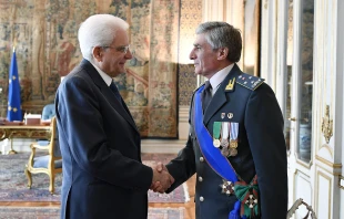 General Saverio Capolupo shakes hands with Italian President Sergio Mattarella at the Quirinal Palace in 2016. Credit: Quirinal Palace